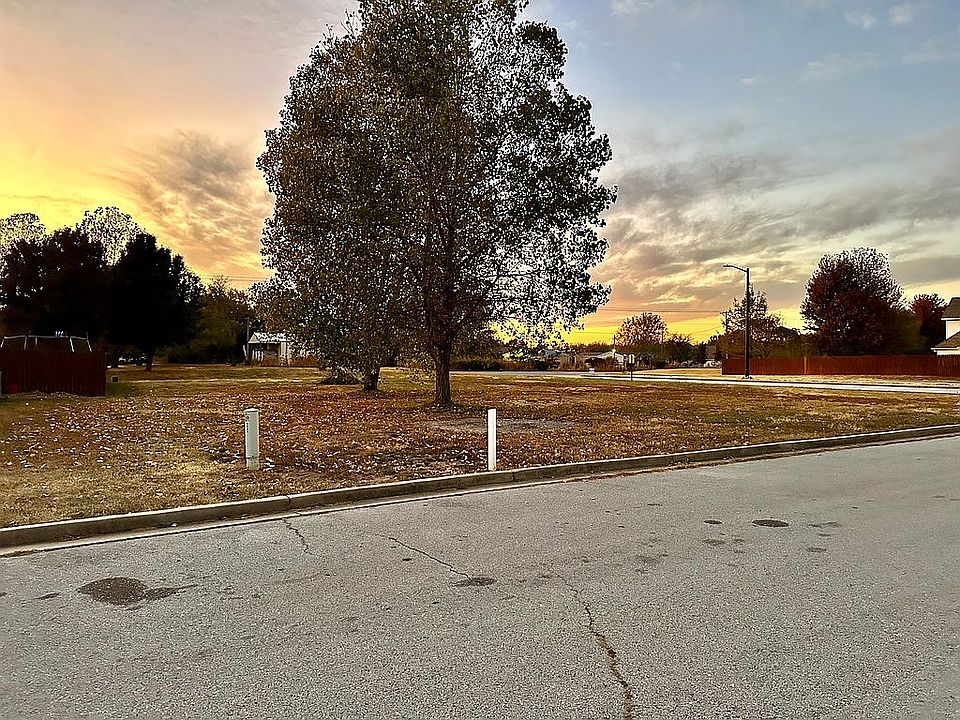 2nd image of S Greystone Sq Lot 11