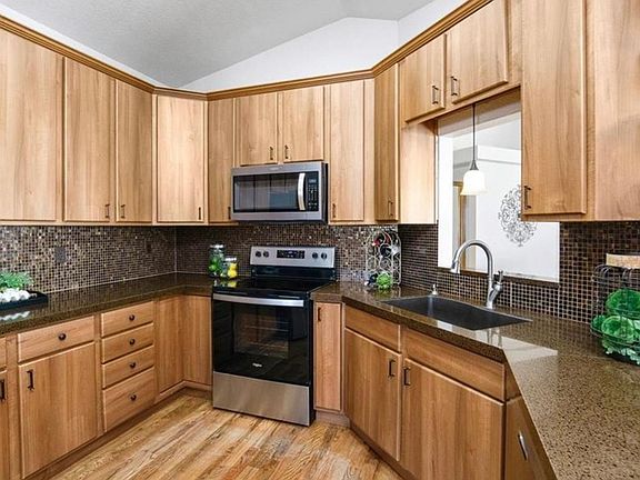 5th image of 9544 Waterbury Dr