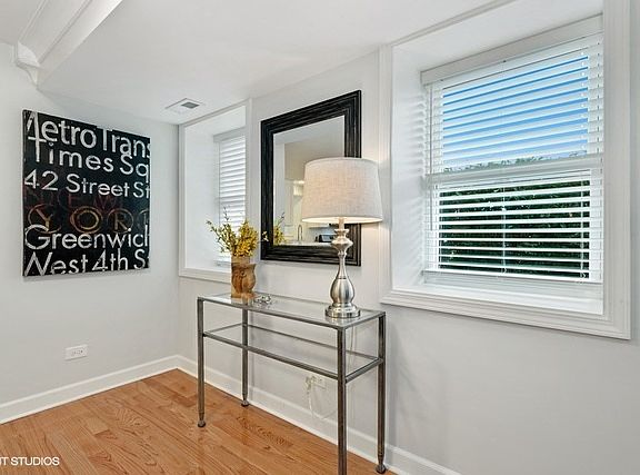 2nd image of 4434 W Belmont Ave #A