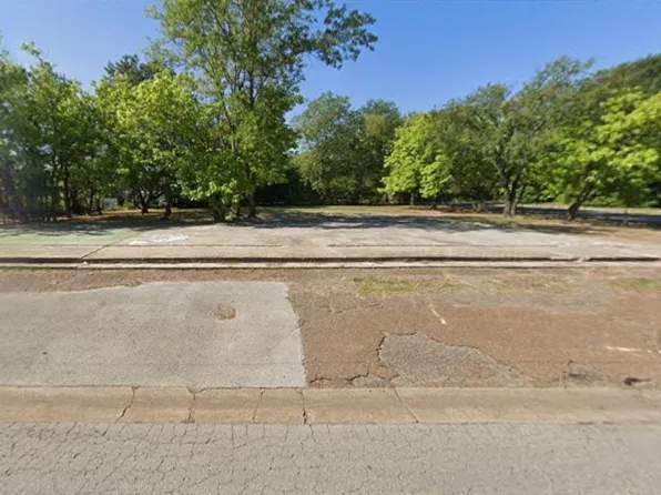 1600 E Young St, Longview, TX 75602