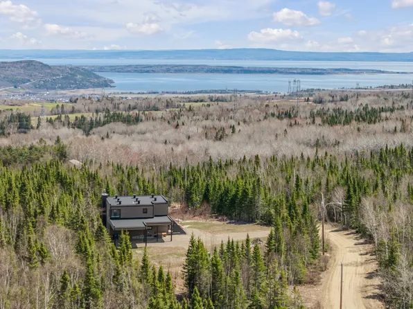 604 Rg De St, Baie Saint Paul, QC G3Z 3A7