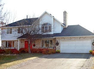 9307 Newcastle Rd, Woodbury, MN 55125