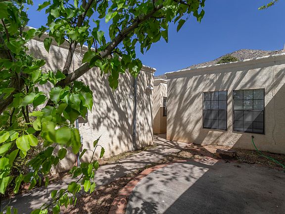 3rd image of 2908 Candelita Ct NE