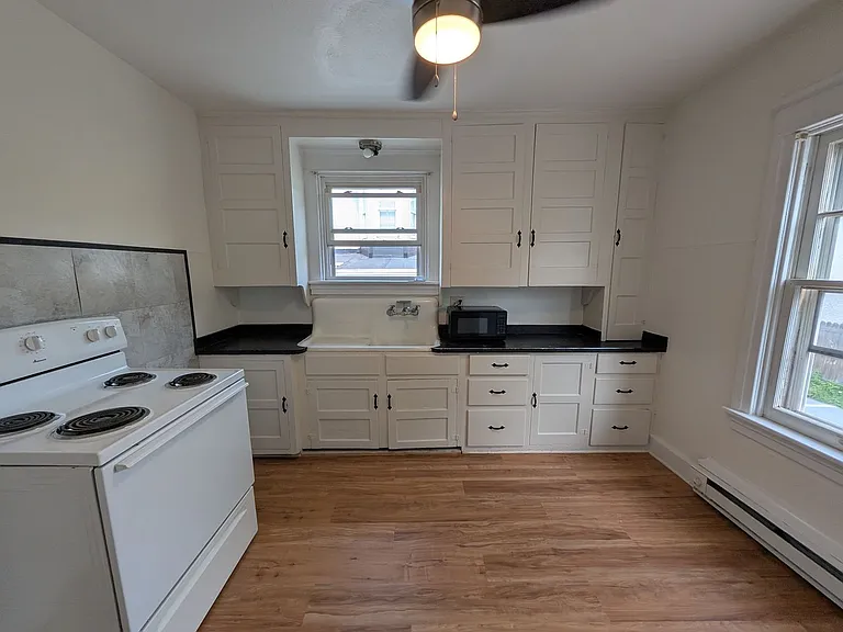 311 Jefferson Ave — Photo 3