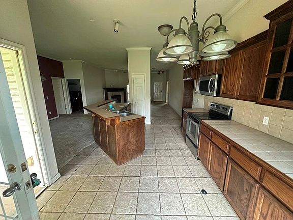 3rd image of 1100 NW 190th Pl
