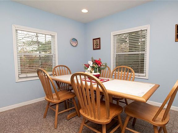 5th image of 2738 Gifford Ave