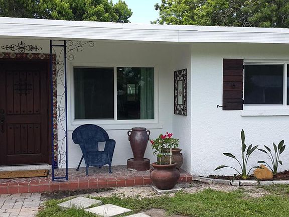 3rd image of 2580 Belvoir Blvd