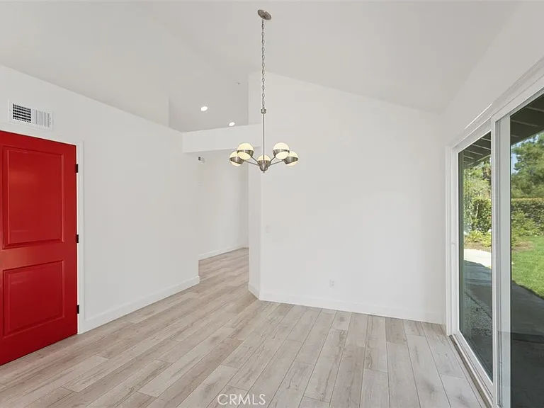 5 Columbus — Photo 11