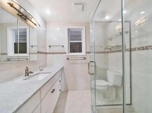 35 Hilliard Ave, Edgewater, NJ 07020