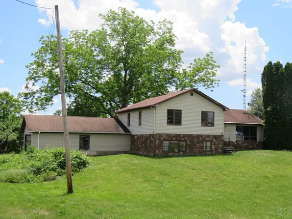 535 W 11th St, Bicknell, IN 47512