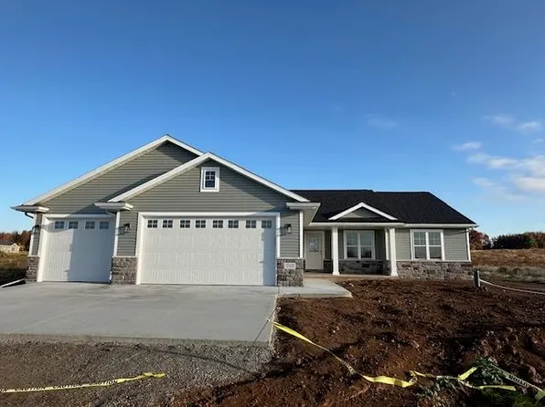 707 Wildwind Dr, Hortonville, WI 54944