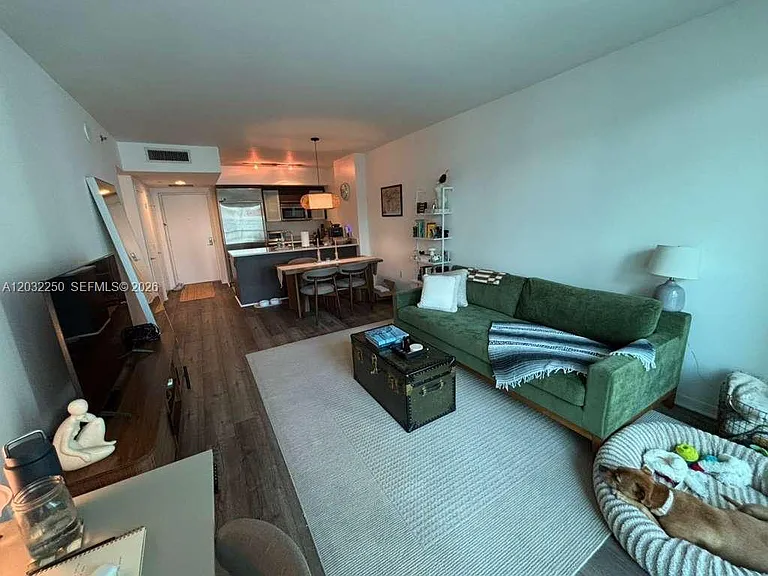 55 SE 6th St #1208 — Photo 3