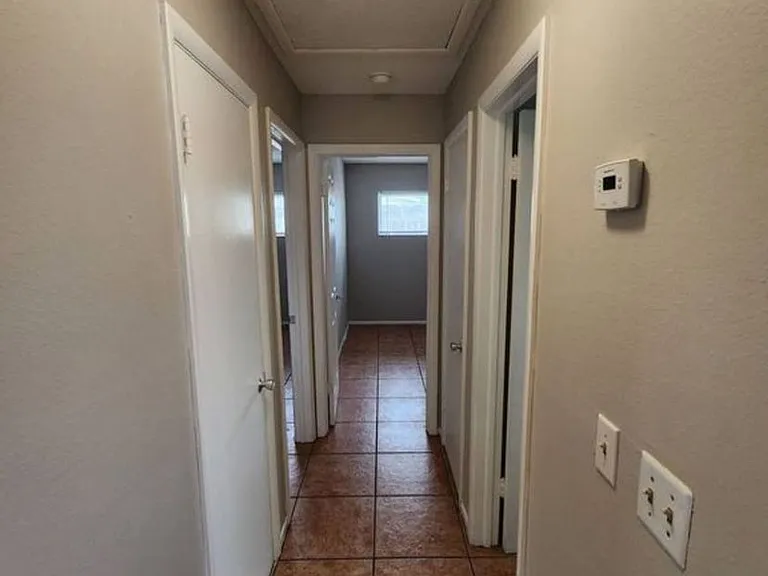 2913 Bayeux Ave — Photo 11
