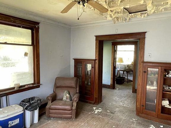 2nd image of 3660 N Main St
