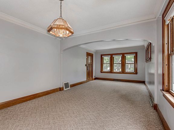 5th image of 3847 Washburn Ave N