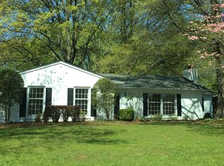 900 Broadfields Dr, Louisville, KY 40207