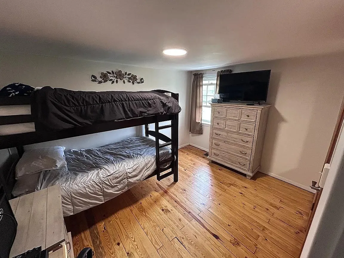 3 bed, 960 sqft, $1,895 — Photo 2