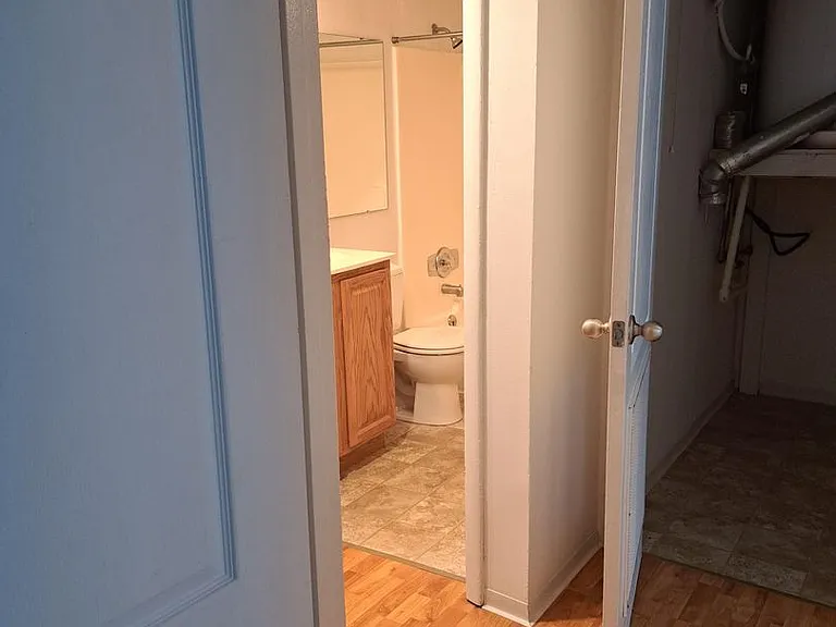 Bent Oak Apartments — Photo 13