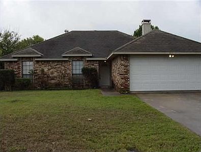 1st image of 811 Rose Hill Ln