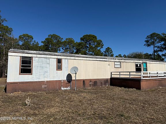 3rd image of 16509 VILLAGE GREEN Drive N
