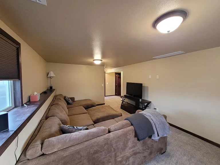 2044 Monad Rd — Photo 7