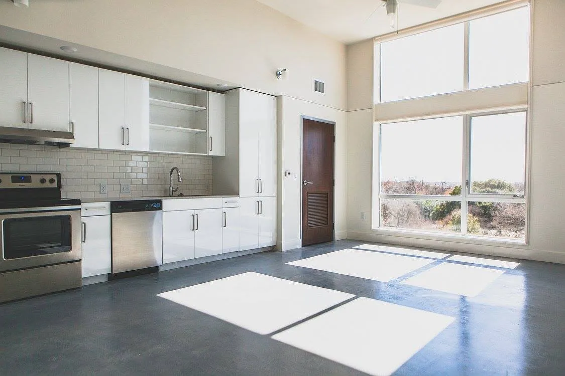 Eight Forty Apartments — Photo 4