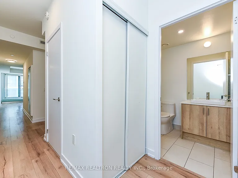 1195 The Queensway W #513 — Photo 11