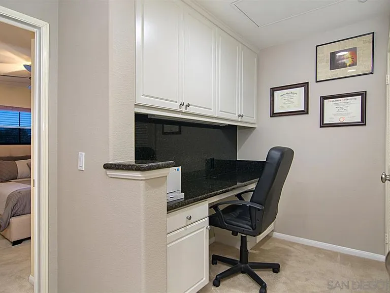 Paramount Dr — Photo 16