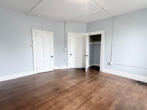3rd image of 342-6 W Grand Ave #27E