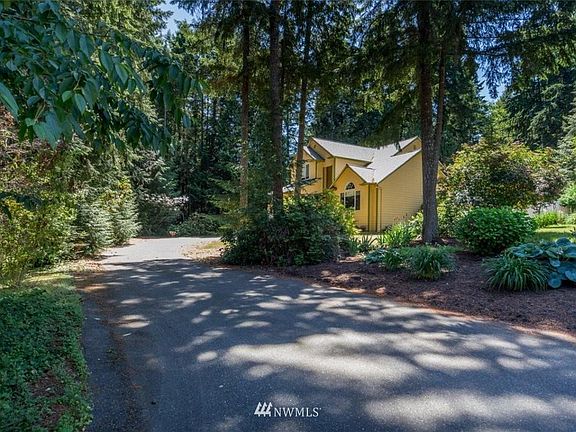 2nd image of 4043 NW Flintwood Ct
