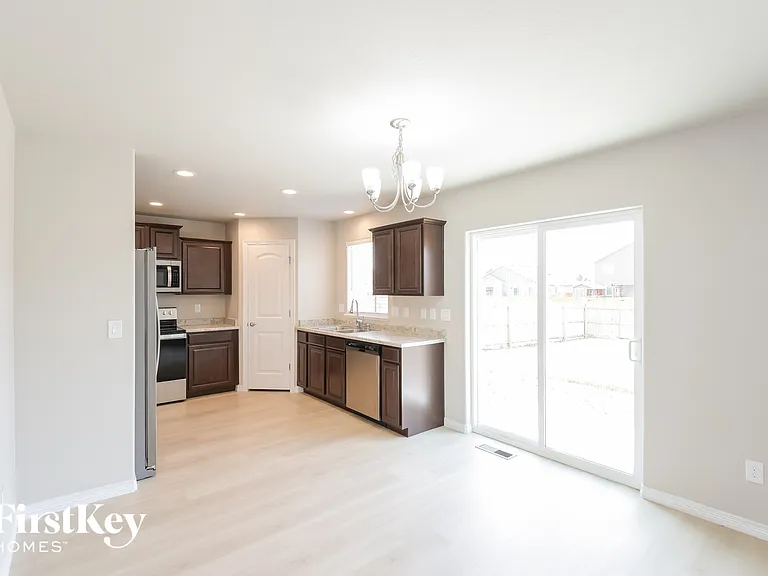 6524 Vedder Dr — Photo 6