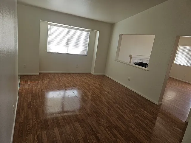 3 bed, 1243 sqft, $2,198 — Photo 2