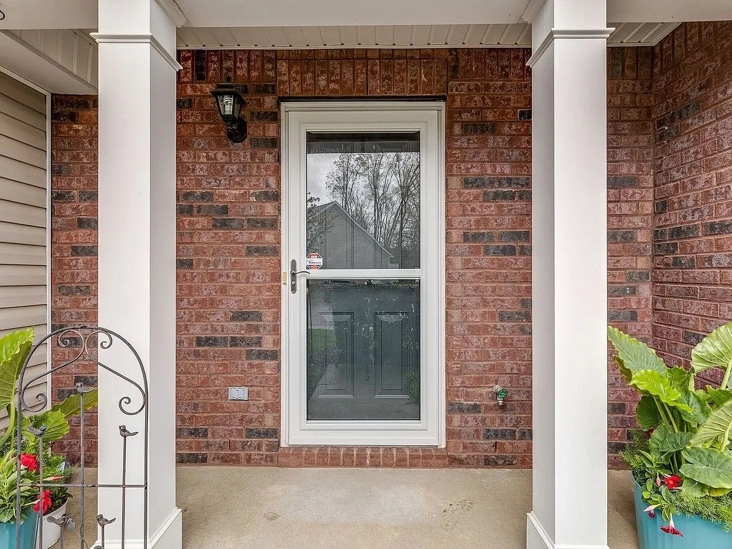Charming 2BR Townhome in Nashville — Photo 3