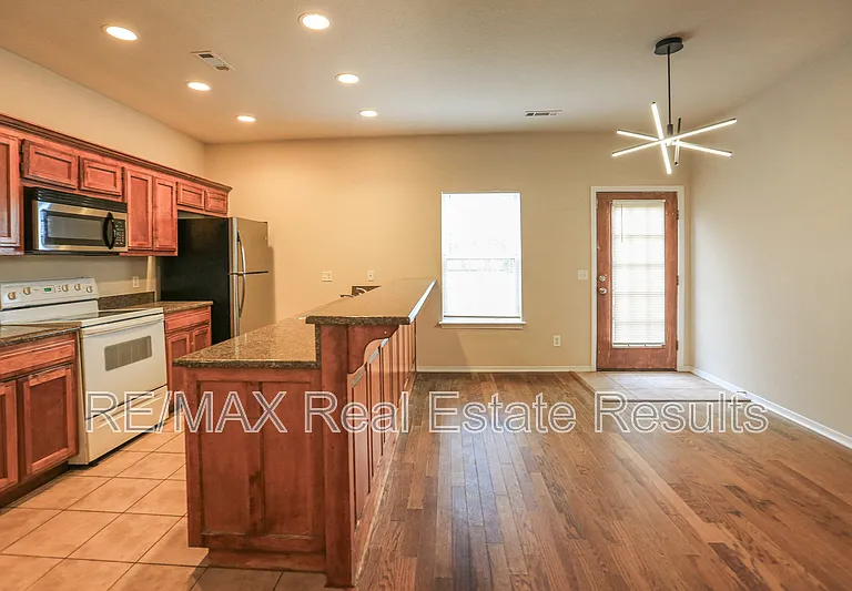 3509 SW Deerfield Blvd #1 — Photo 11