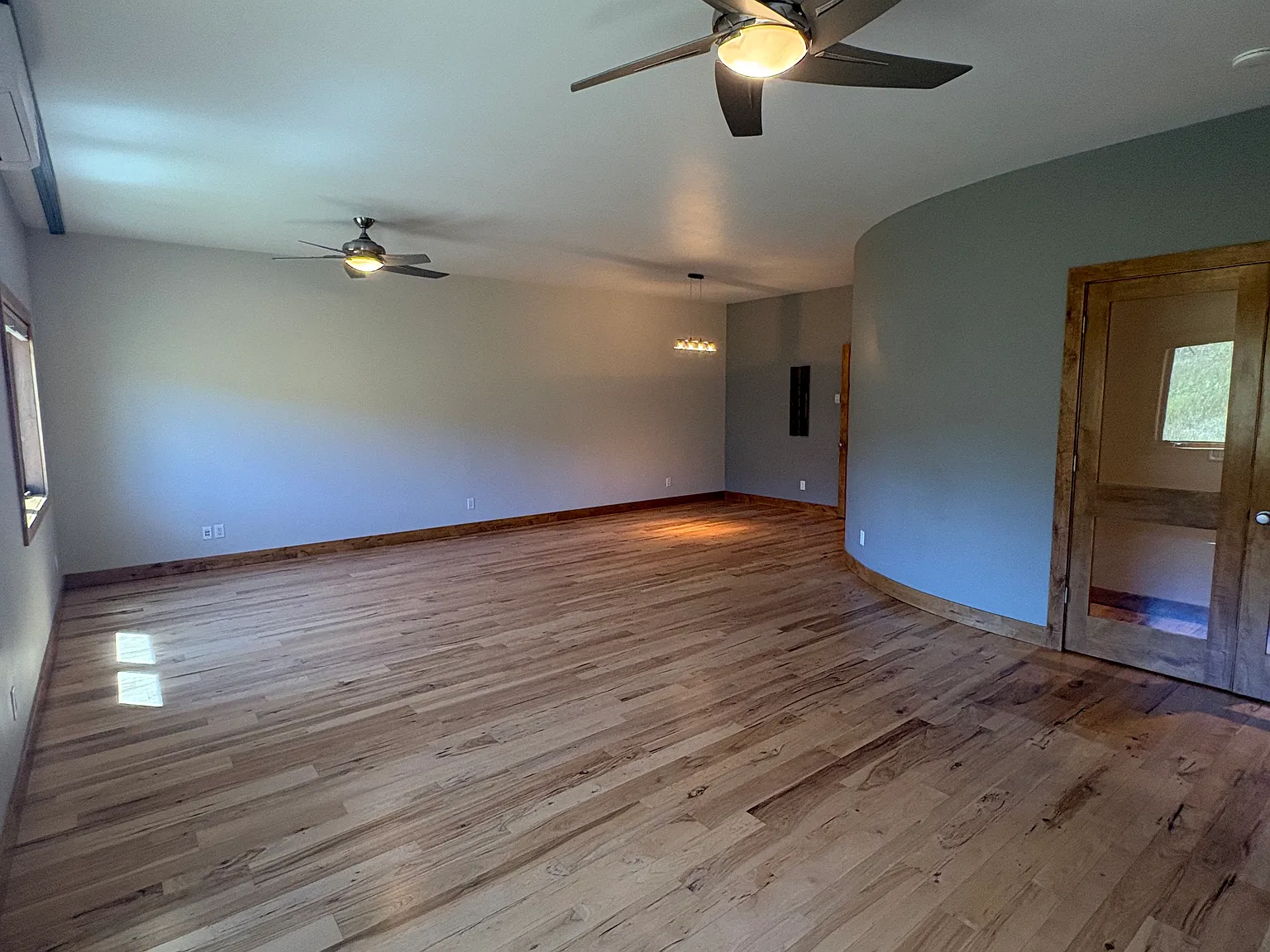 2 bed, 1200 sqft, $3,650 — Photo 4
