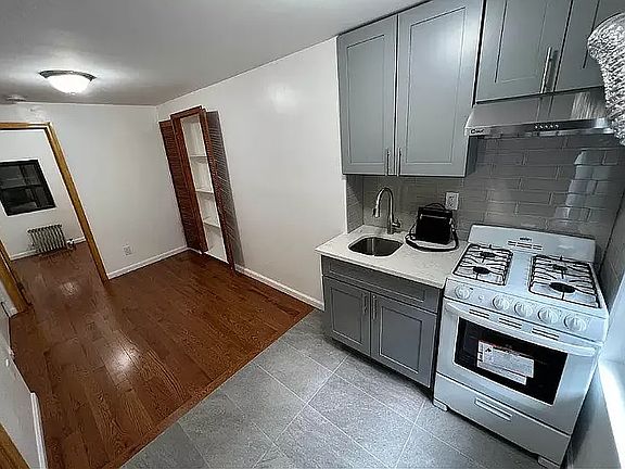 3rd image of 169 Hester St #8R