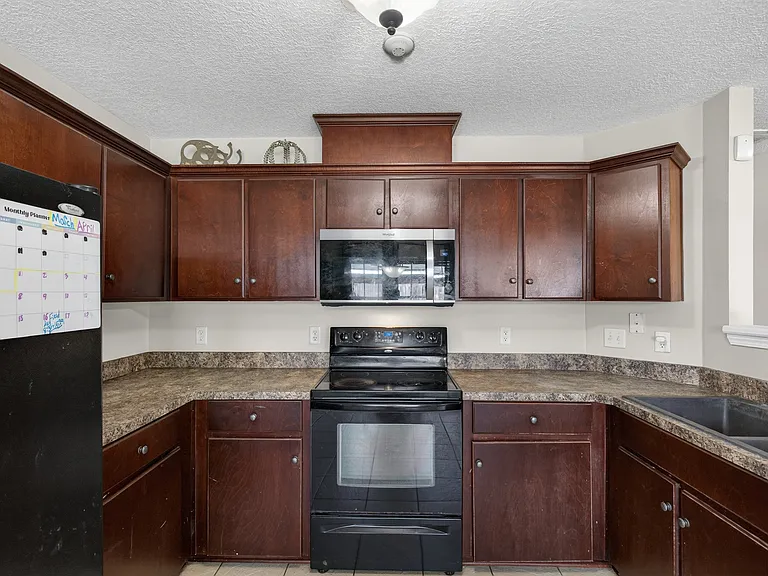 31 Idus Ln — Photo 29