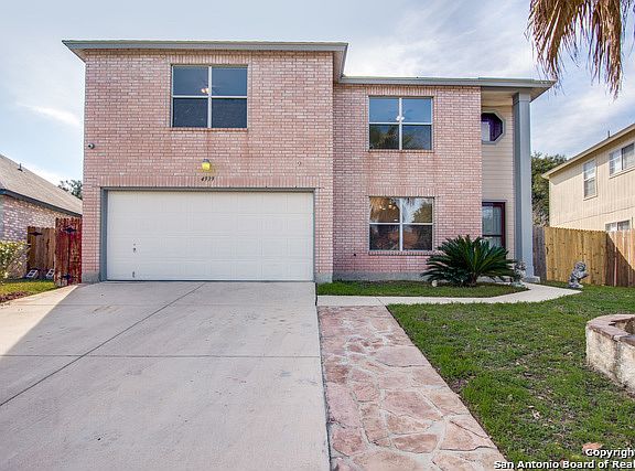 2nd image of 4939 Brianna Pl
