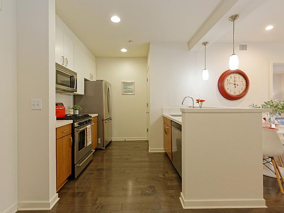 4th image of 555 Bartlett St APT 209