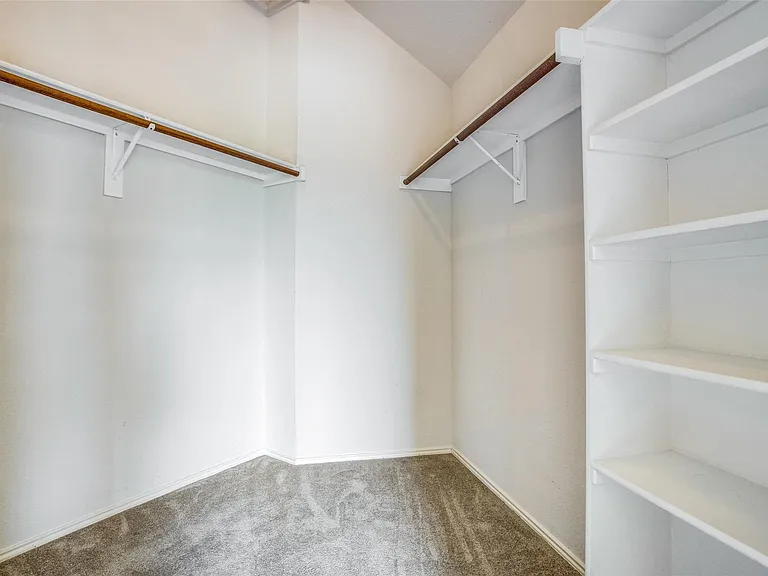 1402 Sunshine Dr — Photo 27