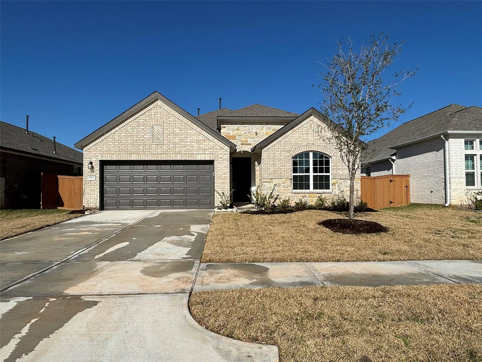 4 bed, 3.0 bath, 2149 sqft, $2,650 — Photo 1