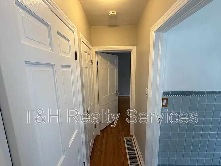5302 E Saint Joseph St — Photo 10