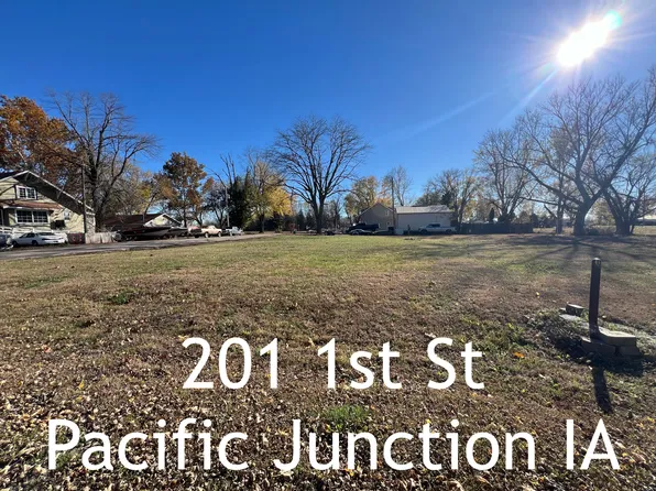 201 1st St, Pacific Junction, IA 51561