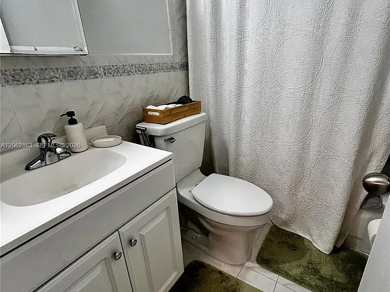 19302 NW 47th Pl — Photo 10