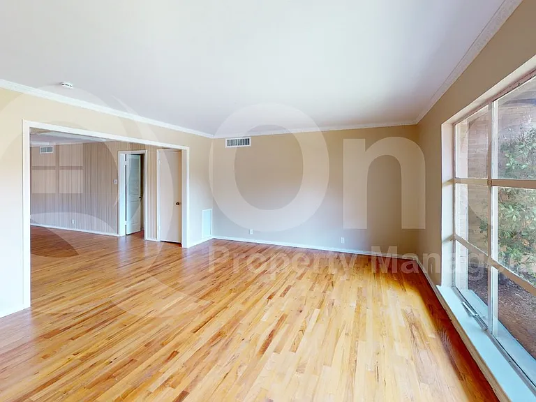 6127 Bandera Ave #B — Photo 6