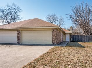 6627 Parkview Dr, North Richland Hills, TX 76182