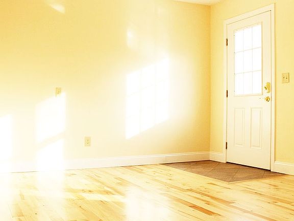 4th image of 102 Park St #4