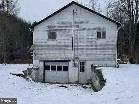 3rd image of 471 Griffith Rd