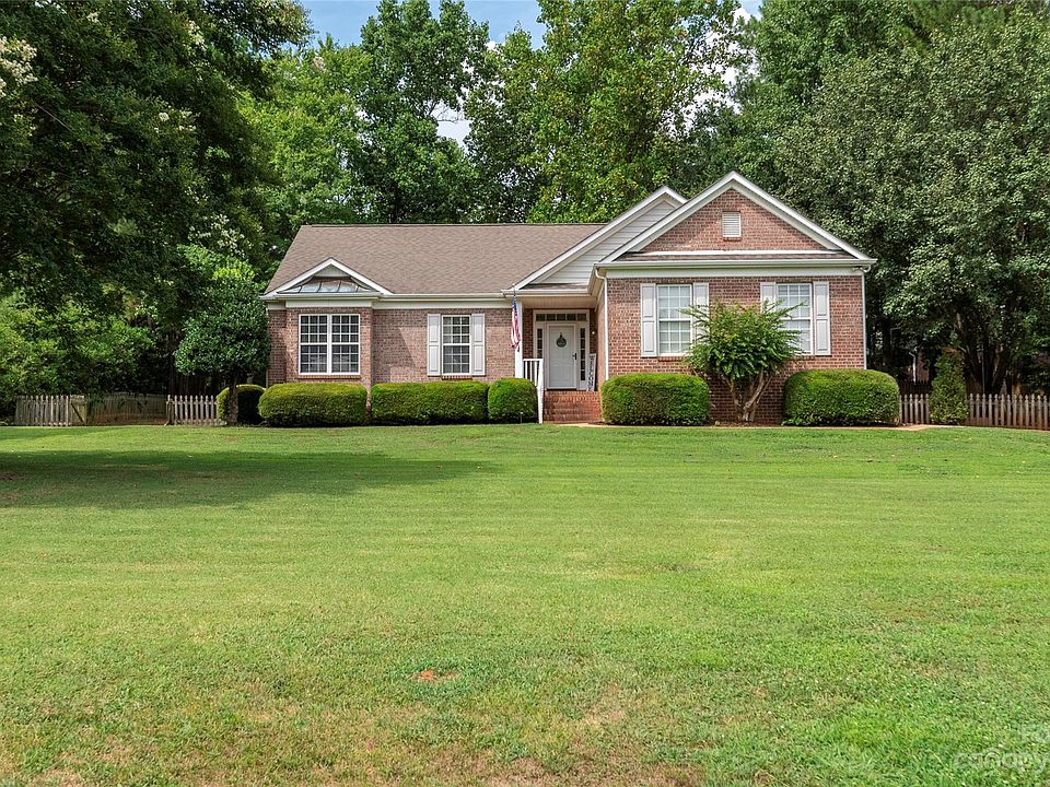 1st image of 114 Harbor Landing Dr