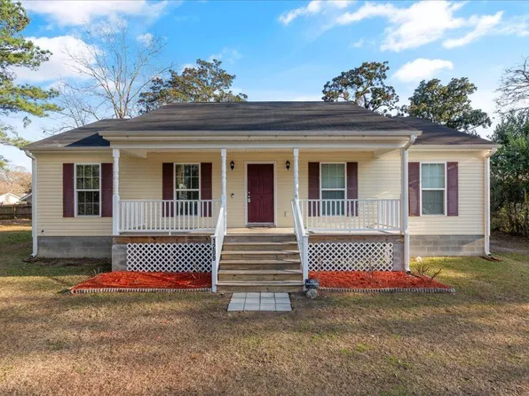 1209 Forest Dr, Hanahan, SC 29410